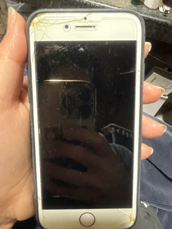 MQ7A2J/A（スマホ）の商品画像 - 査定依頼日：2026年3月17日 - 最高査定価格：8,000円