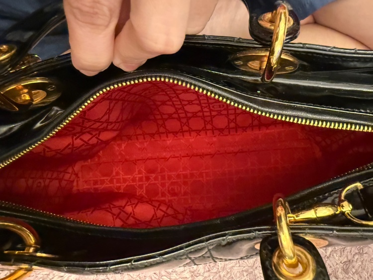 Christian Dior ヴィンテージ レディディオール ラージ カナージュ パテント ブラック ゴールド金具（ブランドバッグ）の商品画像 - 査定依頼日：2026年10月1日 - 最高査定価格：135,000円