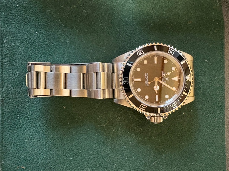 ロレックス サブマリーナー 14060（高級時計）の商品画像 - 査定依頼日：2025年6月19日 - 最高査定価格：1,300,000円