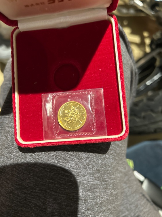 メープルリーフ金貨　1/4（金・貴金属）の商品画像 - 査定依頼日：2025年9月17日 - 最高査定価格：140,500円