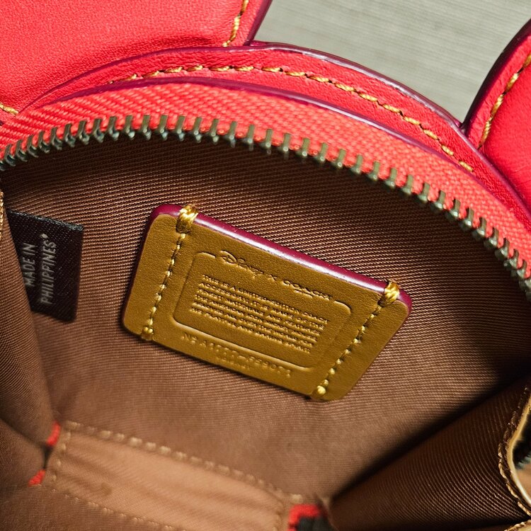 コーチ　ミッキーマウス型（ブランド財布・小物）の商品画像 - 査定依頼日：2025年12月16日 - 最高査定価格：2,000円