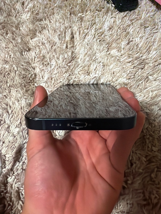 iPhone iPhone 13 128GB docomo（スマホ）の商品画像 - 査定依頼日：2026年6月17日 - 最高査定価格：29,000円