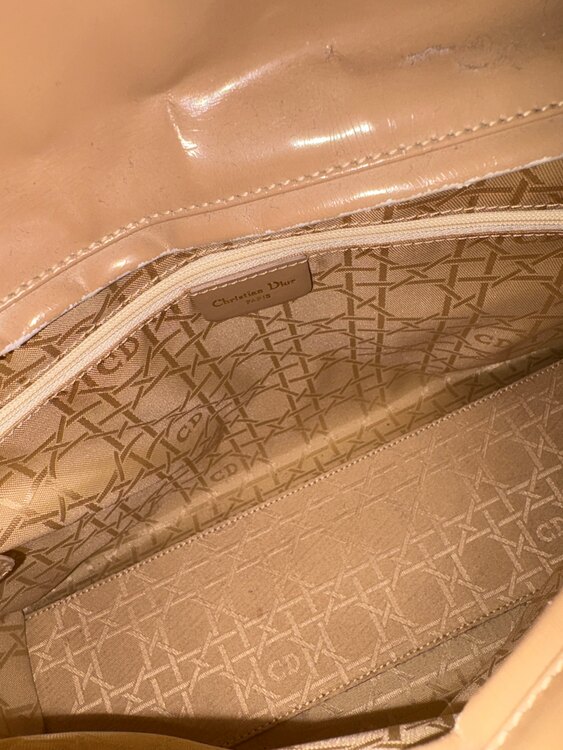 レディディオールカナージュ（ブランドバッグ）の商品画像 - 査定依頼日：2025年5月3日 - 最高査定価格：60,000円