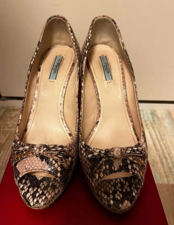 プラダヒール（古着・ファッション）の商品画像 - 査定依頼日：2025年3月3日 - 最高査定価格：1,000円