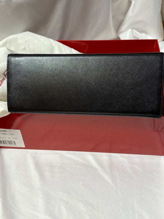 フェラガモ  （ブランドバッグ）の商品画像 - 査定依頼日：2025年5月26日 - 最高査定価格：30,000円