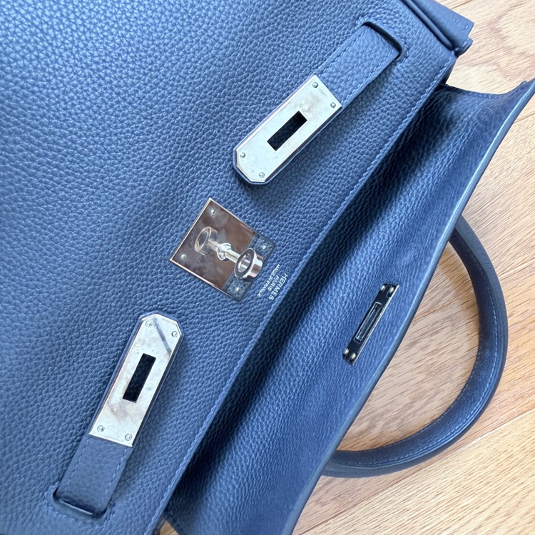HERMES エルメス ケリー 内縫い ネイビーシルバー金具　28（ブランドバッグ）の商品画像 - 査定依頼日：2026年9月21日 - 最高査定価格：2,000,000円