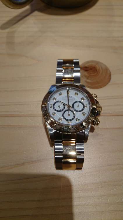 ロレックス デイトナ W番の16523G白（高級時計）の商品画像 - 査定依頼日：2023年6月22日 - 最高査定価格：2,400,000円