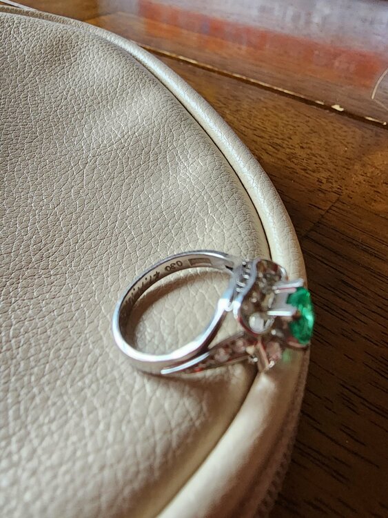 指輪エメラルドダイヤ（宝石）の商品画像 - 査定依頼日：2026年4月15日 - 最高査定価格：150,000円