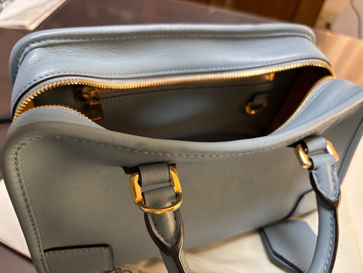 ロエベ　bag（ブランドバッグ）の商品画像 - 査定依頼日：2026年2月24日 - 最高査定価格：70,000円