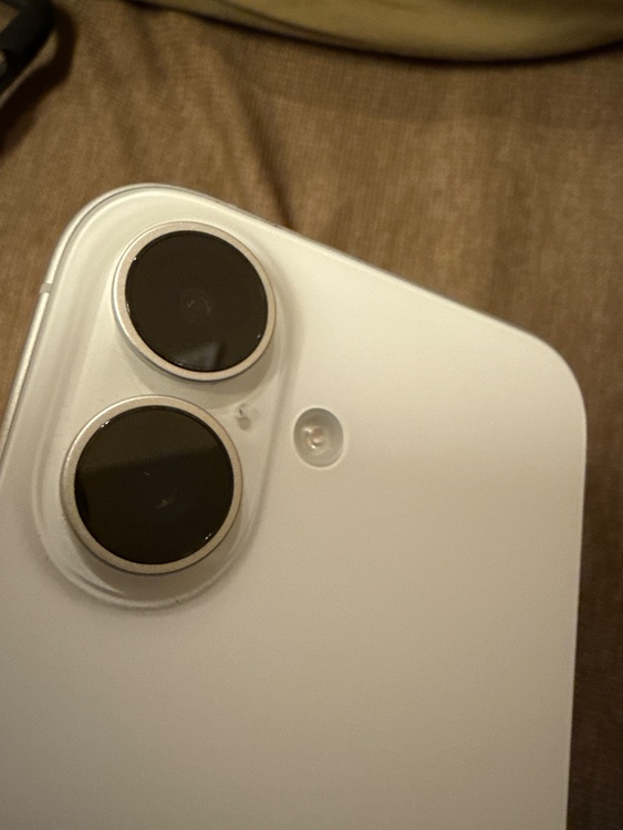 iPhone 16 128GB Softbank（スマホ）の商品画像 - 査定依頼日：2026年1月24日 - 最高査定価格：79,000円