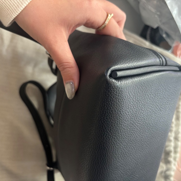 ヴァンキャトルミニ（ブランドバッグ）の商品画像 - 査定依頼日：2026年1月20日 - 最高査定価格：1,330,000円