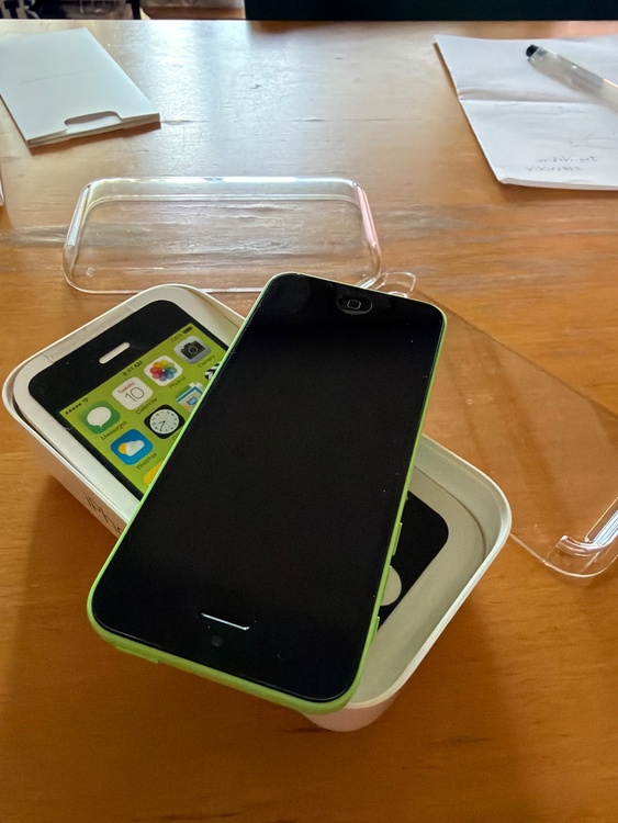 iPhone 5c（スマホ）の商品画像 - 査定依頼日：2026年5月23日 - 最高査定価格：1,100円