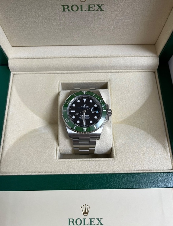 サブマリーナー　グリーン（高級時計）の商品画像 - 査定依頼日：2025年6月7日 - 最高査定価格：2,200,000円