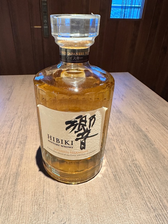 響　ジャパニーズハーモニー（お酒）の商品画像 - 査定依頼日：2025年12月18日 - 最高査定価格：9,000円