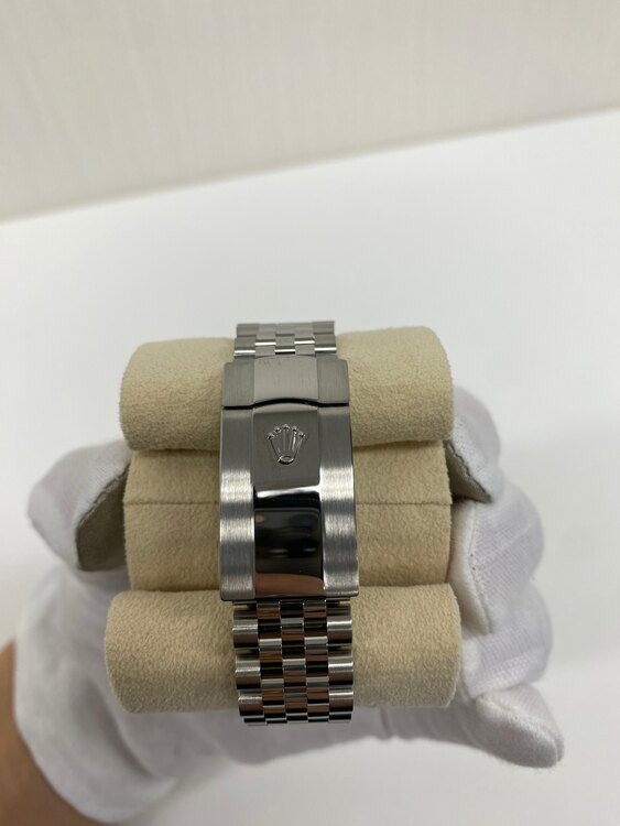 デイトジャスト36 フルーテッドジュビリー（シルバー文字盤）（高級時計）の商品画像 - 査定依頼日：2025年1月20日 - 最高査定価格：1,720,000円