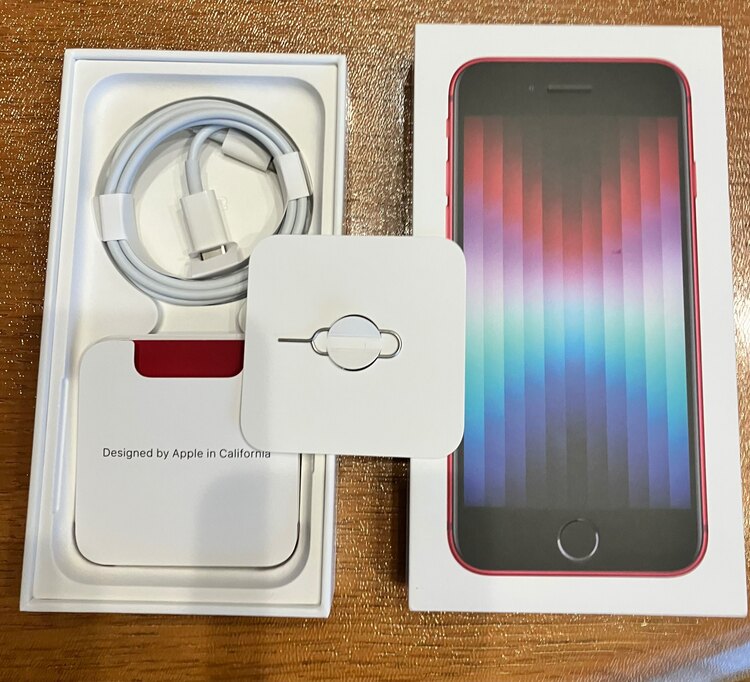 iPhone SE (第 3 世代) 128GB au（スマホ）の商品画像 - 査定依頼日：2025年3月17日 - 最高査定価格：26,000円