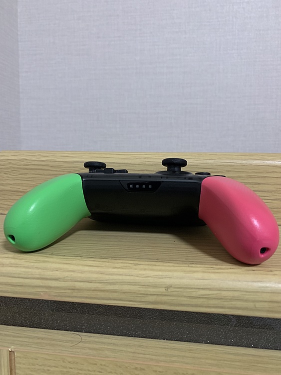 Nintendo swich proコントローラー スプラトゥーンエディション（ゲーム機本体・ゲームソフト）の商品画像 - 査定依頼日：2019年11月2日 - 最高査定価格：2,500円