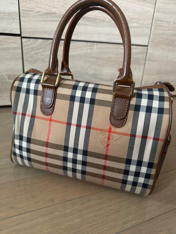 ミニボストンバッグ（ブランドバッグ）の商品画像 - 査定依頼日：2025年5月17日 - 最高査定価格：10,000円