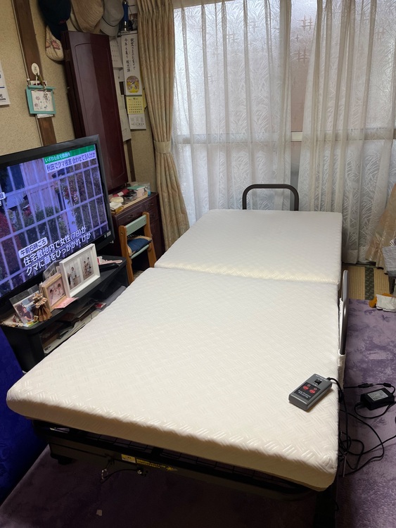 折りたたみ式介護ベッド（介護用品）の商品画像 - 査定依頼日：2025年11月10日 - 最高査定価格：3,000円