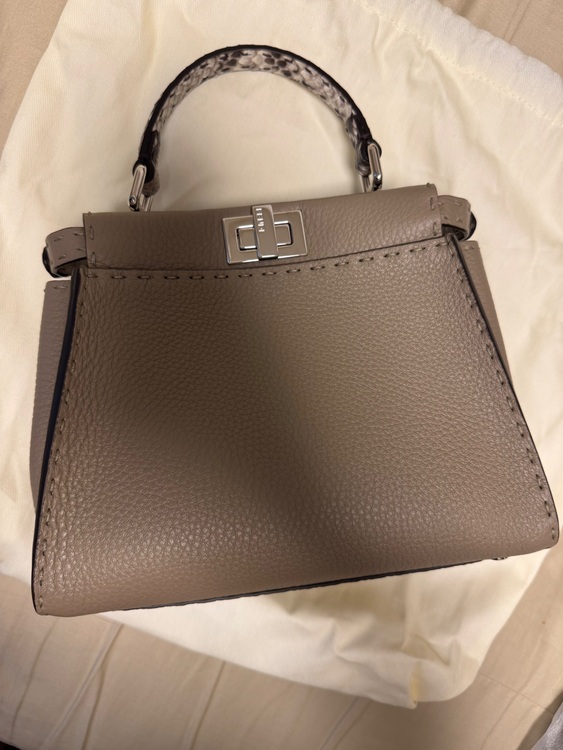 8BN244 N8K F04YB（ブランドバッグ）の商品画像 - 査定依頼日：2025年7月19日 - 最高査定価格：270,000円