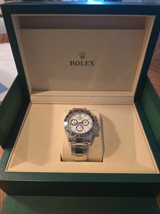 デイトナ パンダ 新品（高級時計）の商品画像 - 査定依頼日：2025年9月4日 - 最高査定価格：5,200,000円