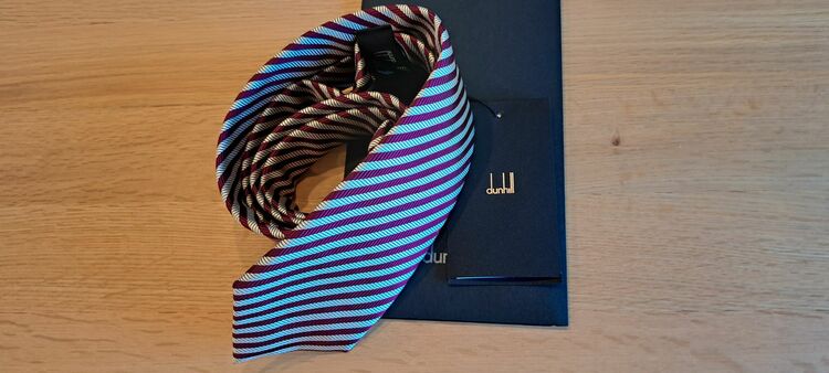 dunhillネクタイ（ブランド財布・小物）の商品画像 - 査定依頼日：2025年7月30日 - 最高査定価格：500円