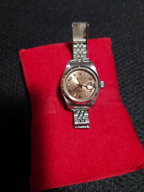 ロレックス デイトジャスト レディース  79174 ぴん（高級時計）の商品画像 - 査定依頼日：2025年3月9日 - 最高査定価格：580,000円