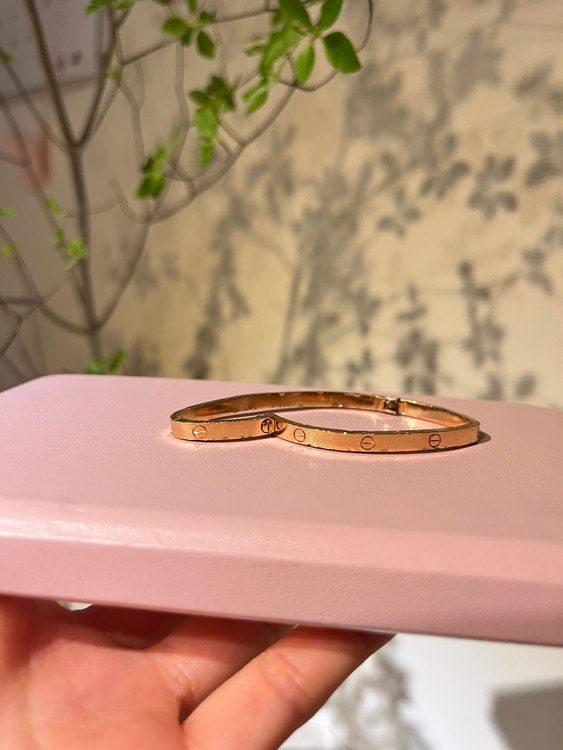 カルティエ　LOVEブレス　品番B6047317（金・貴金属）の商品画像 - 査定依頼日：2023年8月2日 - 最高査定価格：150,000円