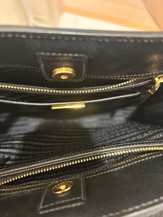 プラダ  （ブランドバッグ）の商品画像 - 査定依頼日：2026年2月10日 - 最高査定価格：80,000円