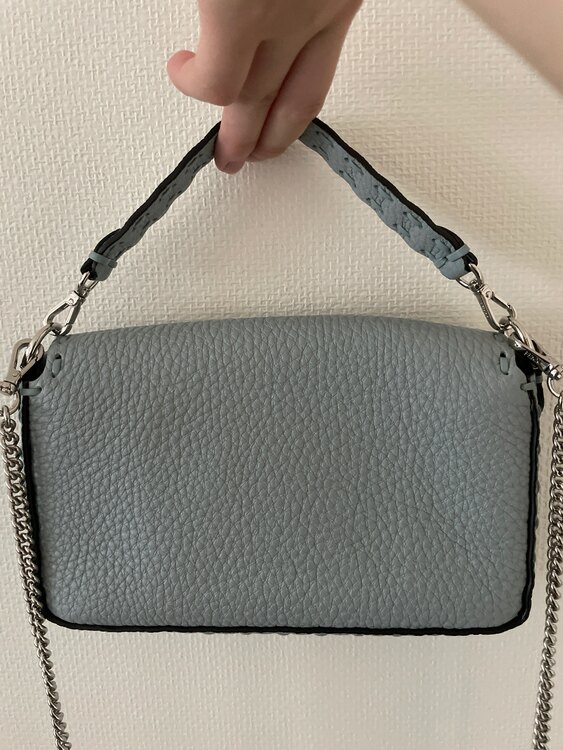 フェンディ  （ブランドバッグ）の商品画像 - 査定依頼日：2025年3月22日 - 最高査定価格：150,000円