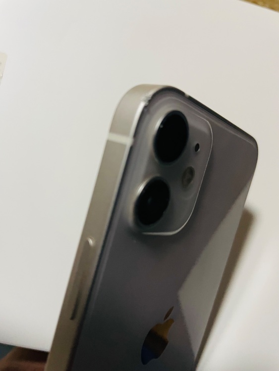 iPhone 12 mini ホワイト（スマホ）の商品画像 - 査定依頼日：2025年10月5日 - 最高査定価格：15,000円