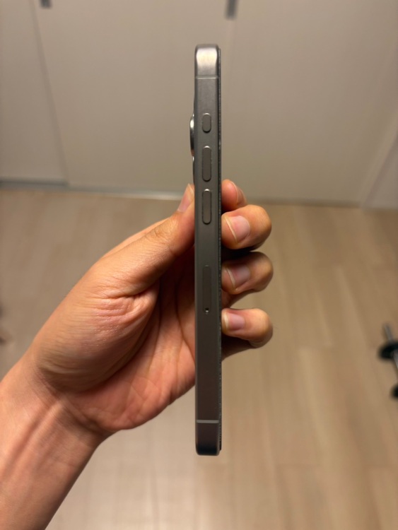 iPhone15pro 256GB ナチュラルチタニウム（スマホ）の商品画像 - 査定依頼日：2025年9月30日 - 最高査定価格：83,000円