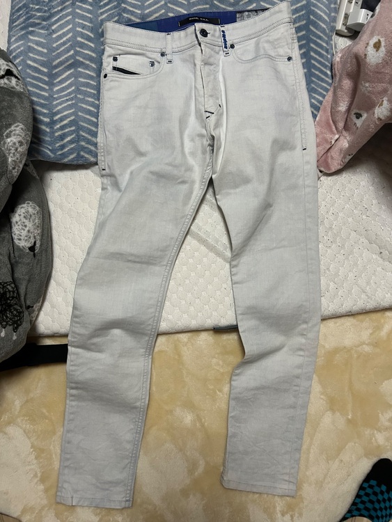 DIESEL TEPPHAR SLIMCARROT （古着・ファッション）の商品画像 - 査定依頼日：2025年10月16日 - 最高査定価格：100,000円