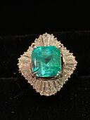 天然エメラルド天然ダイヤリング 3.53ct / D1.22ct / Pt900（宝石）の商品画像 - 査定依頼日：2025年9月8日 - 最高査定価格：810,000円