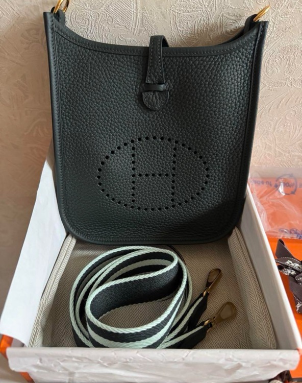 エルメス エブリン （ブランドバッグ）の商品画像 - 査定依頼日：2025年8月20日 - 最高査定価格：350,000円