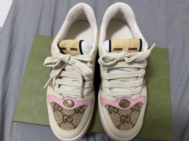 GG クリスタル スニーカー　（古着・ファッション）の商品画像 - 査定依頼日：2026年1月24日 - 最高査定価格：30,000円