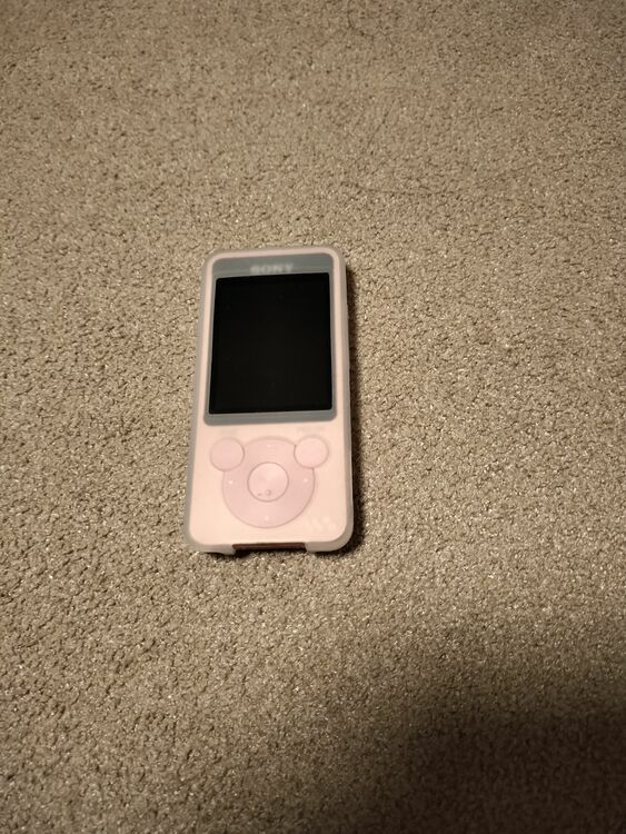 ソニーWALKMAN（オーディオ・スピーカー）の商品画像 - 査定依頼日：2025年6月20日 - 最高査定価格：500円