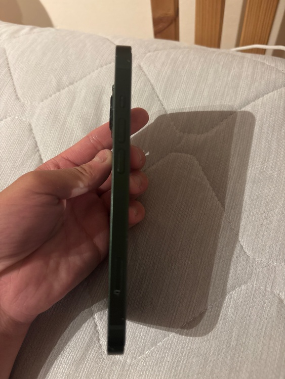 iPhone iPhone 13 128GB SIMフリー（スマホ）の商品画像 - 査定依頼日：2026年7月21日 - 最高査定価格：40,000円
