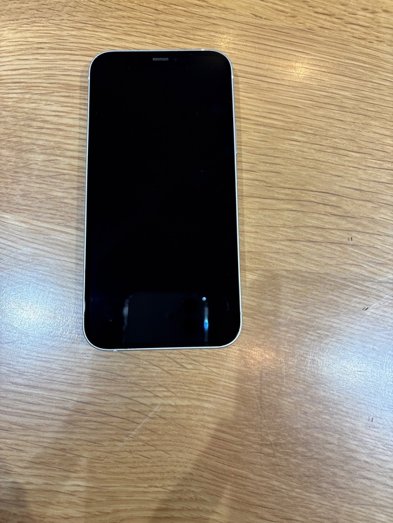 iPhone 12 128GB docomo（スマホ）の商品画像 - 査定依頼日：2025年8月6日 - 最高査定価格：32,000円