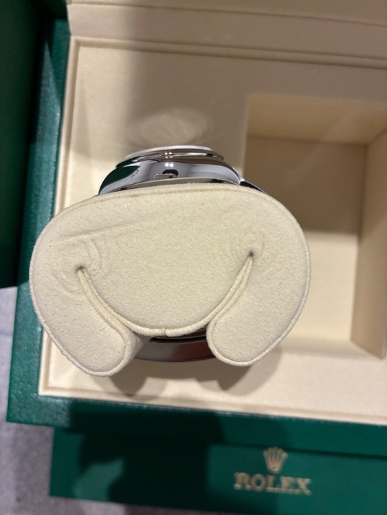 オイスターパーペチュアル　ベージュ　28㎜（高級時計）の商品画像 - 査定依頼日：2025年10月26日 - 最高査定価格：1,150,000円