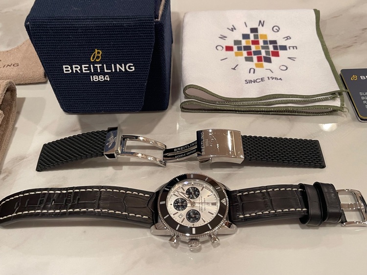 ブライトリング スーパーオーシャン （高級時計）の商品画像 - 査定依頼日：2025年10月18日 - 最高査定価格：530,000円