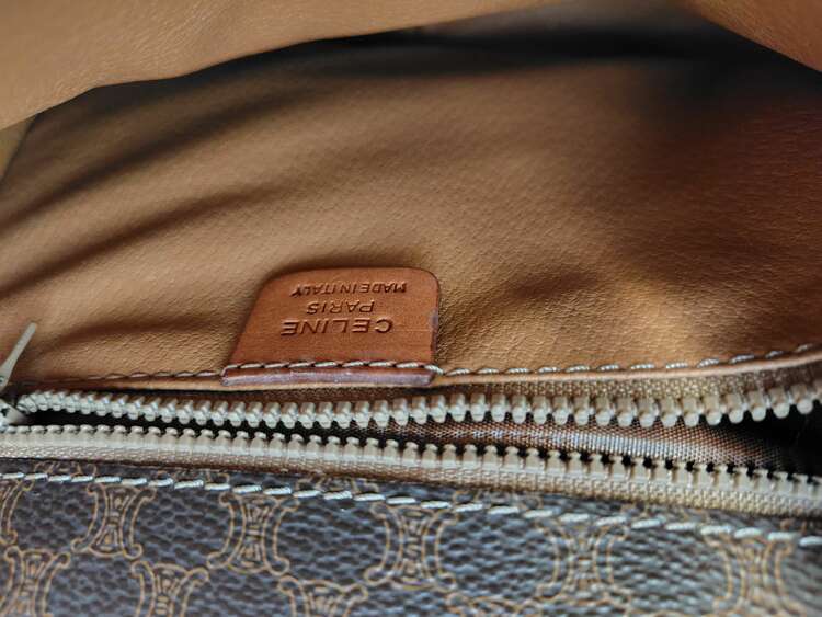 マカダム　ショルダーバッグ（ブランドバッグ）の商品画像 - 査定依頼日：2025年4月24日 - 最高査定価格：15,000円