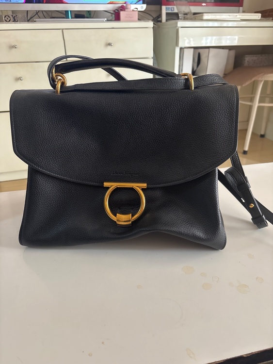 フェラガモ  （ブランドバッグ）の商品画像 - 査定依頼日：2026年1月23日 - 最高査定価格：45,000円