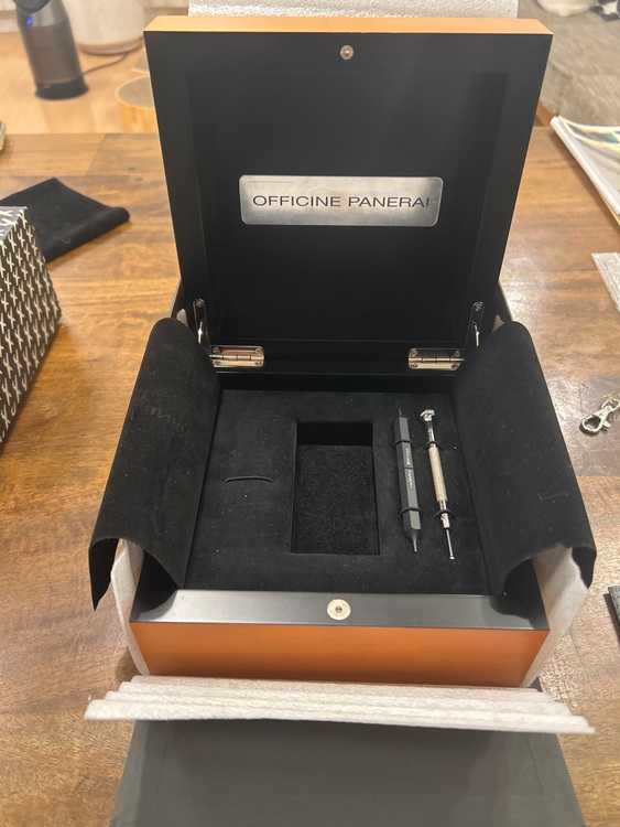 40mm ルミノールパワーリザーブ（高級時計）の商品画像 - 査定依頼日：2025年9月13日 - 最高査定価格：550,000円