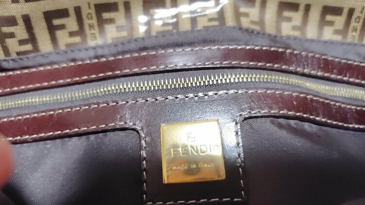 FENDI マンマバゲット ズッカピッコロ エナメル（ブランドバッグ）の商品画像 - 査定依頼日：2026年9月21日 - 最高査定価格：70,000円