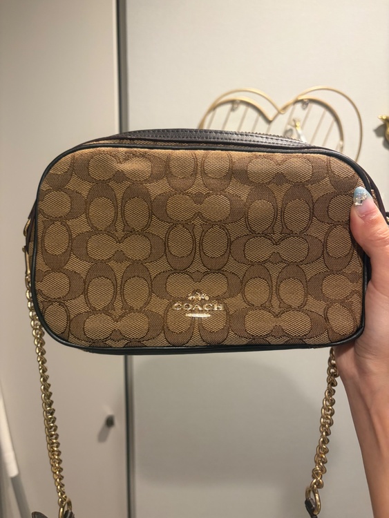 COACHチェーンショルダー バッグ F28959 シグネチャーチェーンバック（ブランドバッグ）の商品画像 - 査定依頼日：2026年5月6日 - 最高査定価格：2,500円