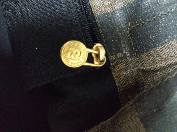 バック（ブランドバッグ）の商品画像 - 査定依頼日：2025年1月26日 - 最高査定価格：3,000円