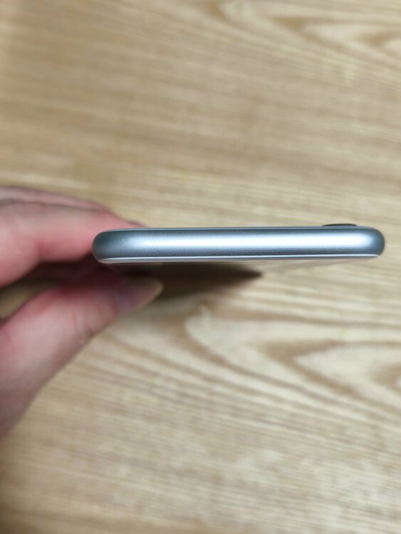 iPhone8（スマホ）の商品画像 - 査定依頼日：2026年7月19日 - 最高査定価格：3,500円