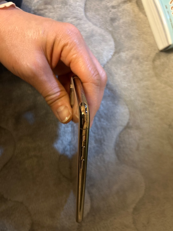 iPhoneXS 64GB Softbank（スマホ）の商品画像 - 査定依頼日：2026年2月25日 - 最高査定価格：15,000円