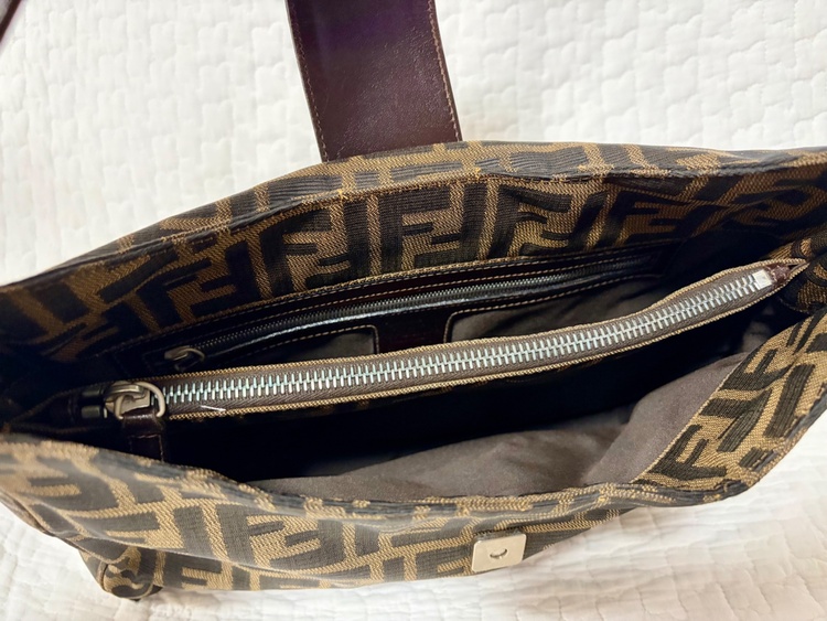 フェンディ  （ブランドバッグ）の商品画像 - 査定依頼日：2026年2月7日 - 最高査定価格：100,000円